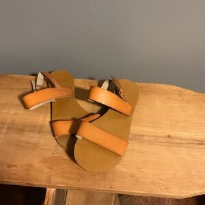 Old Navy Women’s Tan Strappy Buckle Sandals